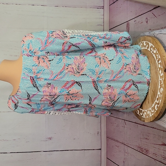 Crown & Ivy Light Blue & Pink Split V-neck Blouse w/Crochet Inlay - Picture 5 of 9